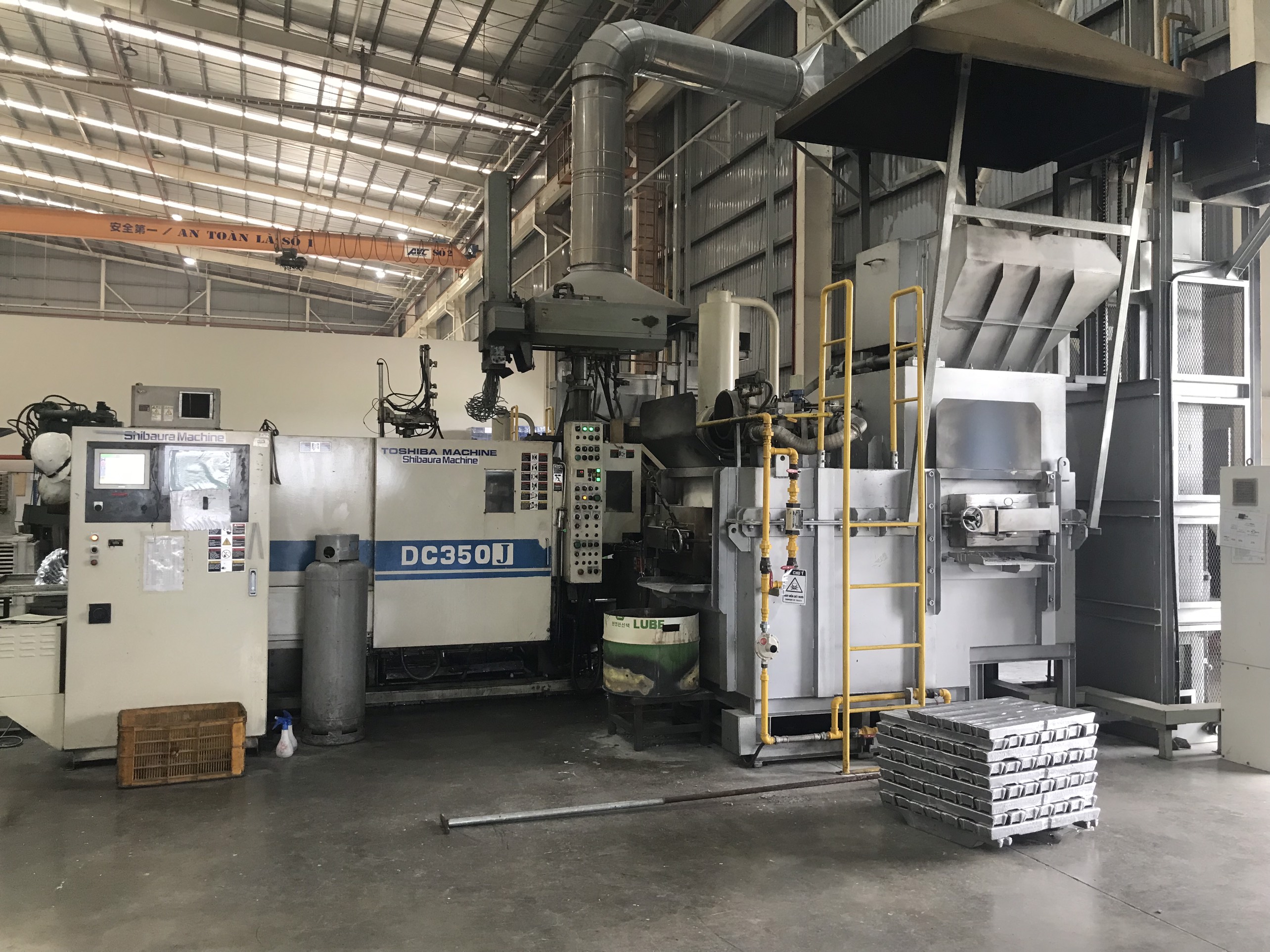 Die casting machine 7